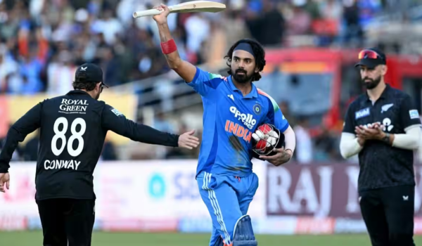 New Zealand beat India by 7 wickets in 2nd ODI to level three-match series 1-1