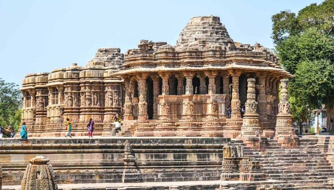 મોઢેરાના સૂર્ય મંદિર ખાતે દ્વિ દિવસિય વિશ્વ વિખ્યાત ઉત્તરાર્ધ મહોત્સવનું સમાપન થયું