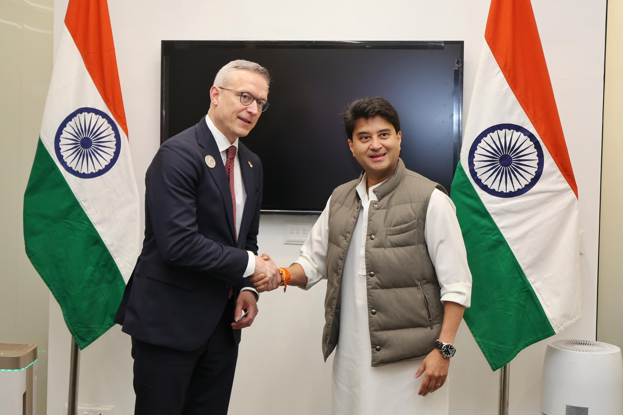 संचार मंत्री ज्योतिरादित्य सिंधिया ने जर्मनी के डिजिटल परिवर्तन मंत्री कार्सटेन वाइल्डबर्गर से  मुलाकात की