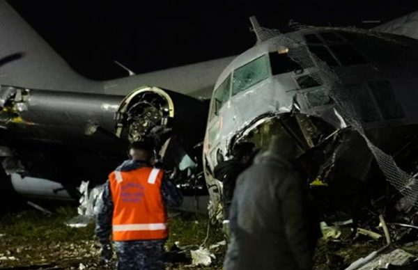 Cargo Plane carrying money crashes near La Paz, Bolivia