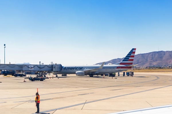 US halt all  flights from Texas airport for special security reasons