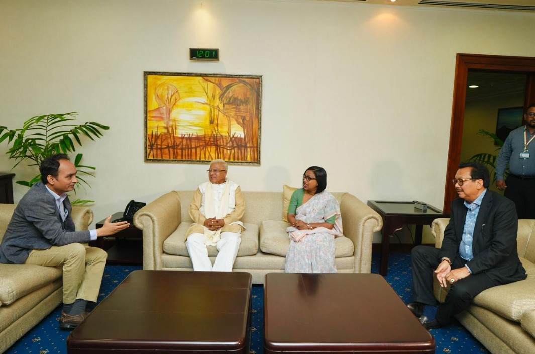 Governor of MP Mangubhai C. Patel & Deputy CM of Arunachal Pradesh Chowna Mein arrive in Colombo