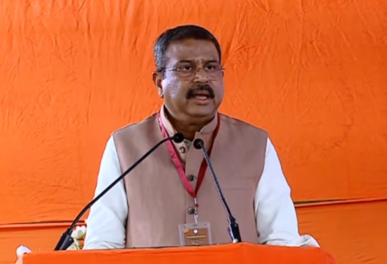 Union Minister Dharmendra Pradhan attacks West Bengal government for betraying educators 