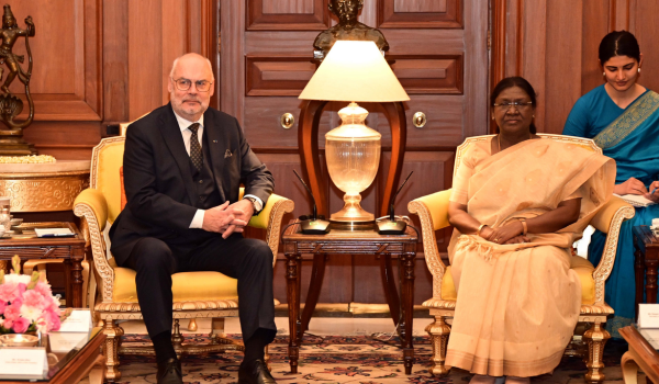 Estonia President Alar Karis meets President Droupadi Murmu in New Delhi