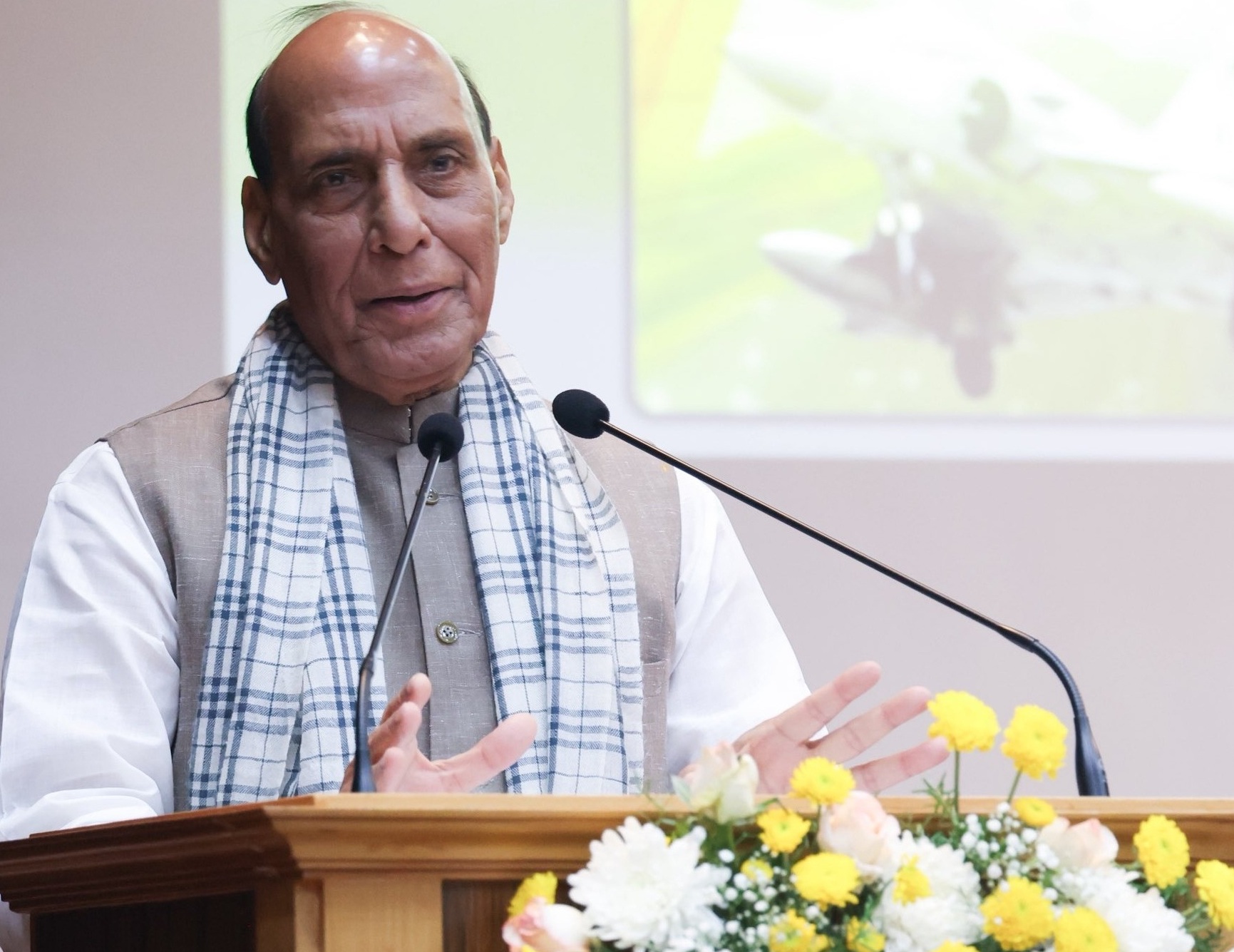 रक्षा मंत्री राजनाथ सिंह फ्रांस की रक्षा मंत्री के साथ बेंगलुरु में छठे भारत-फ्रांस वार्षिक रक्षा संवाद की सह-अध्यक्षता करेंगे
