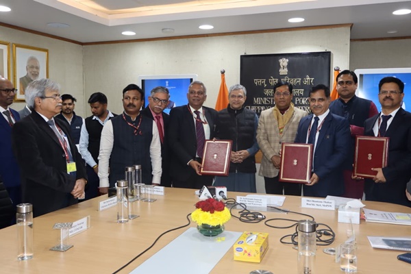 Govt signs two MoUs to establish Bharat Container Shipping Line