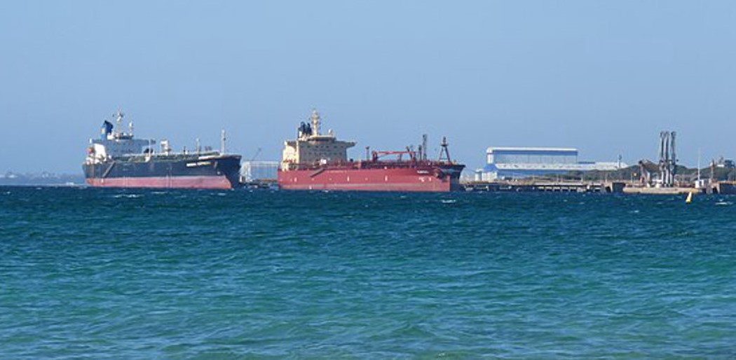 Government clarifies that India is importing crude oil from 40 countries including Iran, refutes reports of payment-related disruptions