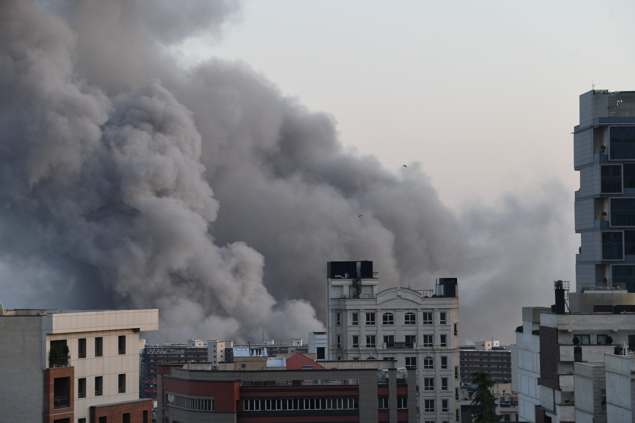 US carries out massive bombing on Kharg in Iran; Claims ”total obliteration” of every military site on island