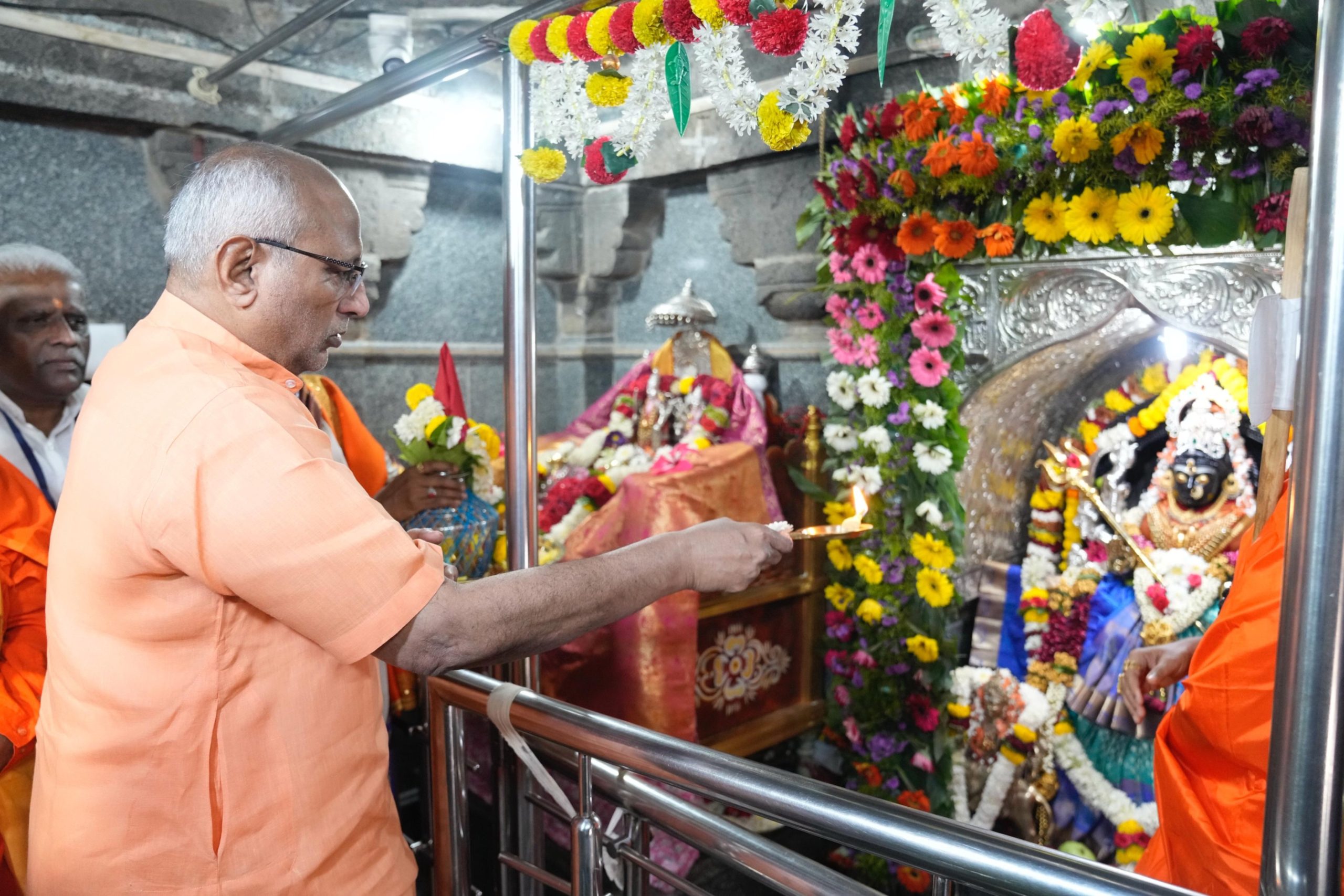 कर्नाटक: उपराष्ट्रपति सी.पी. राधाकृष्णन ने श्री वीरभद्रेश्वर मंदिर के राजगोपुरा का किया उद्घाटन