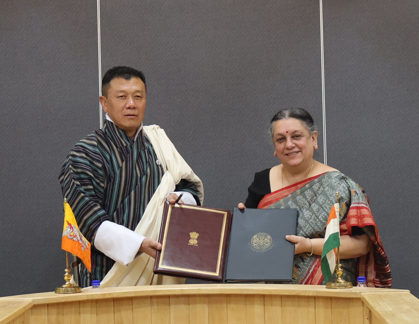 भारत और भूटान ने डाक सहयोग के लिए समझौता ज्ञापन पर हस्ताक्षर किए