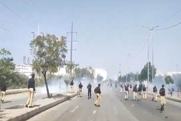 Pakistan: Ten Killed, Several Injured in Violent Clashes in Karachi