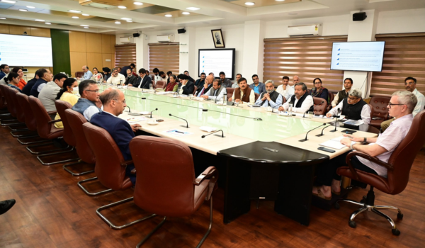 जम्‍मू-कश्‍मीर: मुख्यमंत्री ने की एसएएससीआई के अंतर्गत परियोजनाओं की प्रगति की समीक्षा बैठक की अध्यक्षता