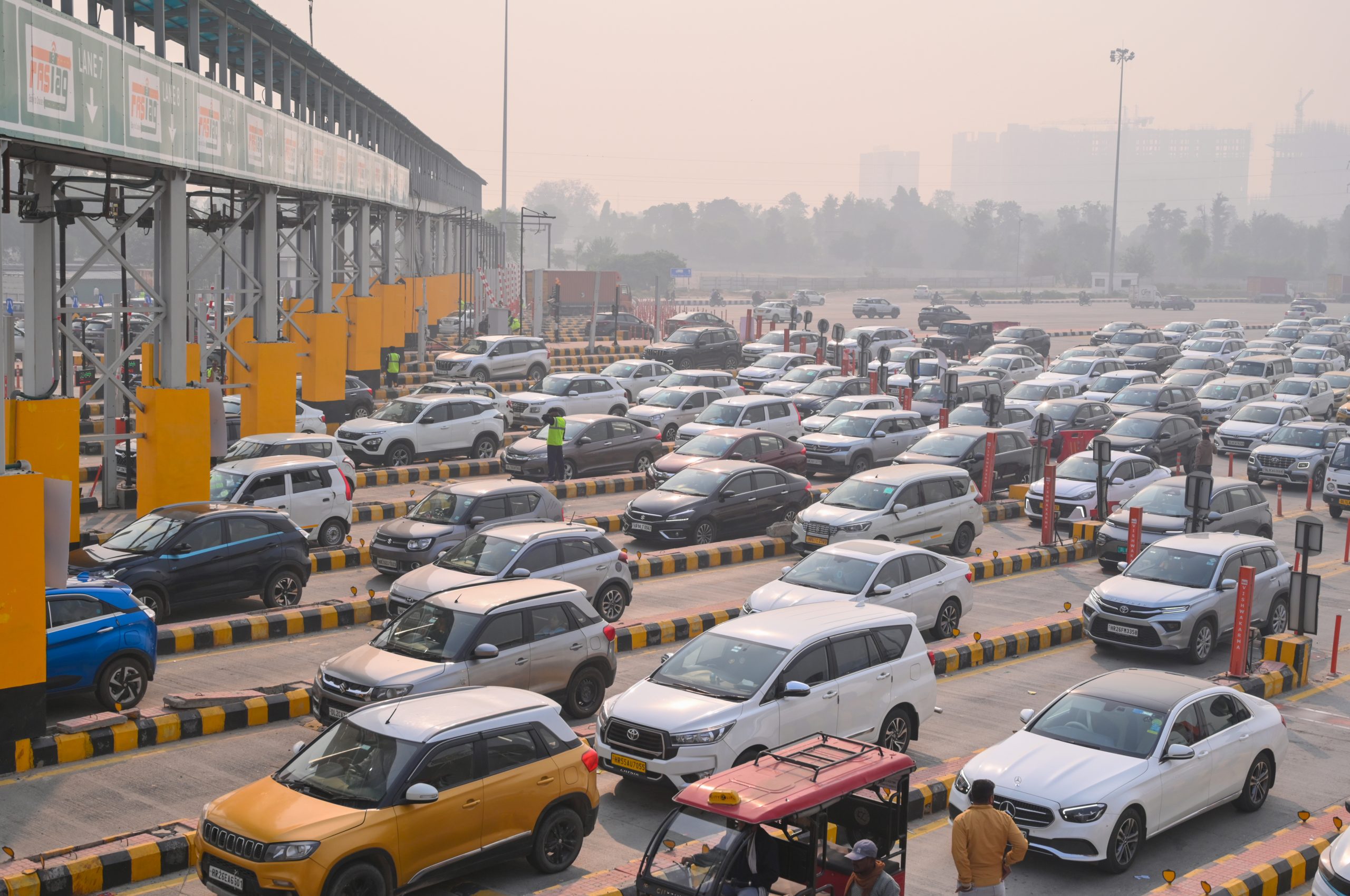 NHAI ने सभी फास्टैग जारीकर्ता बैंकों को वाहन पंजीकरण नंबरों के तत्काल सत्यापन के निर्देश दिए