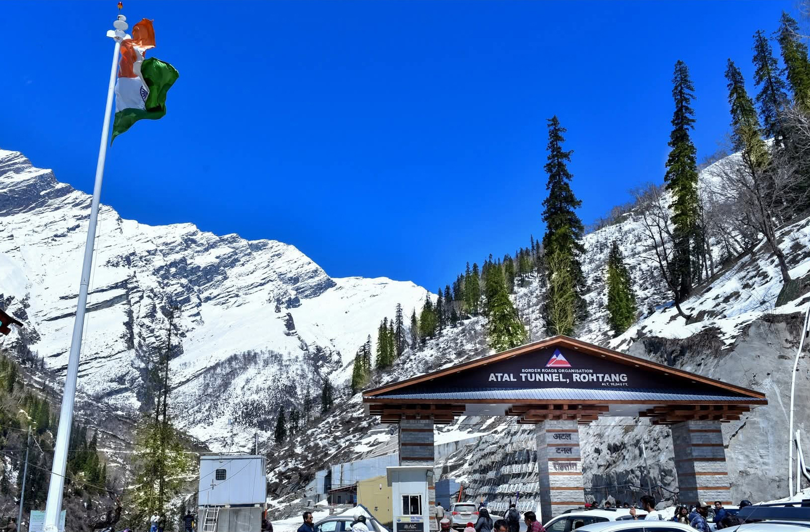 राष्ट्रपति द्रौपदी मुर्मु का रोहतांग स्थित अटल सुरंग का दौरा खराब मौसम के कारण रद्द