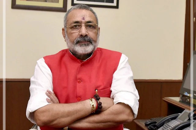 जूते-चप्पल उद्योग भारत की अर्थव्यवस्था की रीढ़: वस्त्र मंत्री गिरिराज सिंह