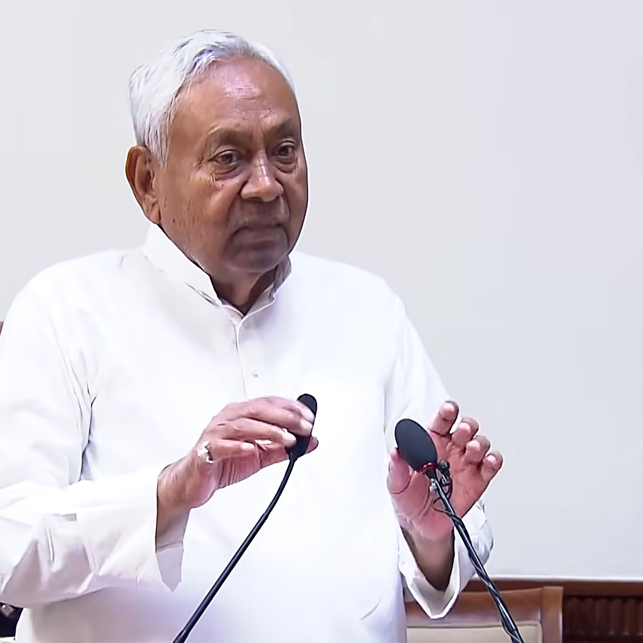 नीतीश कुमार ने बिहार के मुख्यमंत्री पद से इस्तीफा दिया
