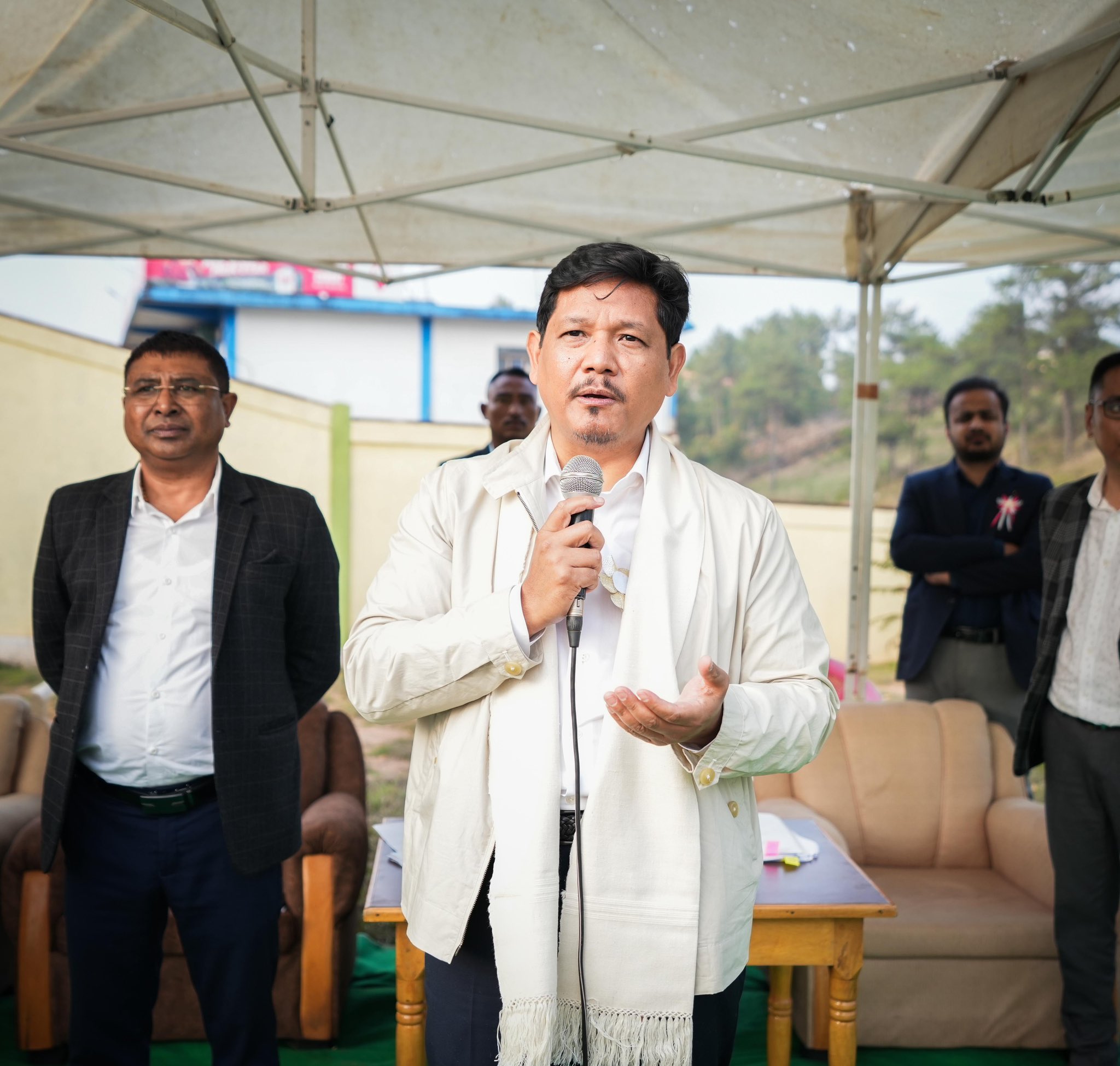 मेघालय के मुख्यमंत्री कॉनराड के. संगमा ने महिला आरक्षण विधेयक को पूर्ण समर्थन दिया