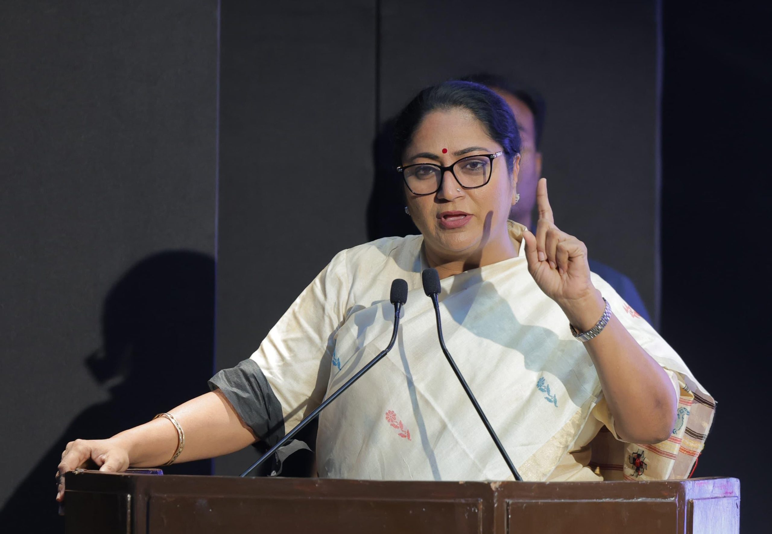 दिल्ली की मुख्यमंत्री रेखा गुप्ता ने महिला आरक्षण विधेयक पर विपक्ष की आलोचना की