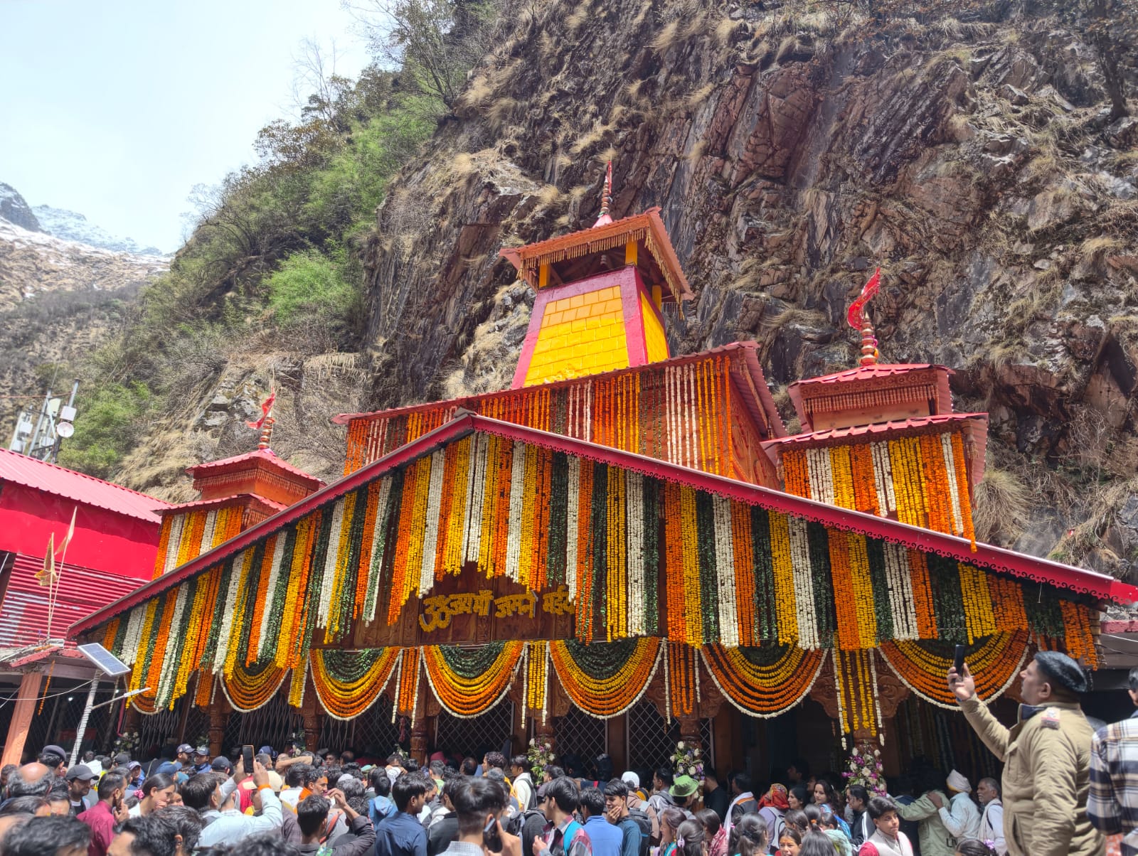 गंगोत्री-यमुनोत्री धाम के कपाट अक्षय तृतीया पर श्रद्धालुओं के लिए खुले