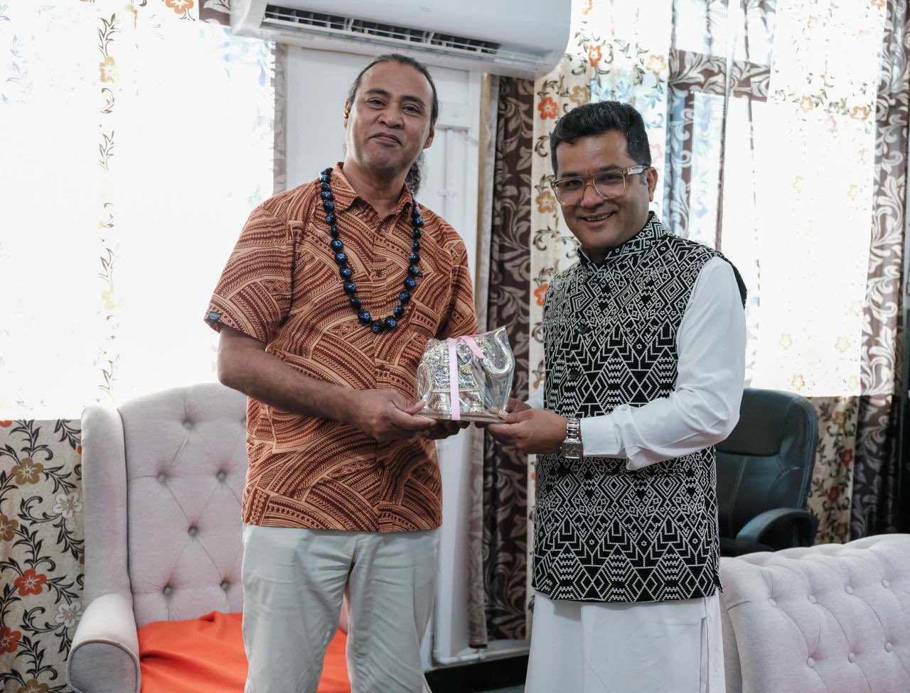 विदेश राज्य मंत्री पबित्रा मार्गेरिटा ने तुवालू के शिक्षा मंत्री हमोआ होलोना से मुलाकात की