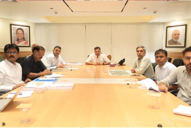 दिल्ली लोक निर्माण मंत्री परवेश साहिब सिंह ने आरआईटीईएस लिमिटेड अधिकारियों के साथ बैठक की