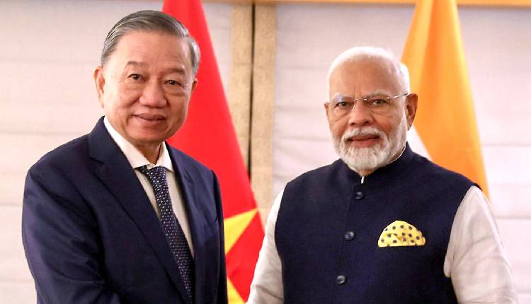 प्रधानमंत्री नरेन्द्र मोदी ने तो लाम को वियतनाम का राष्ट्रपति चुने जाने पर बधाई दी