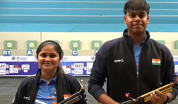 ISSF World Cup: Indian shooters Palak, Mukesh win Gold medal in 10-metre air pistol mixed team event
