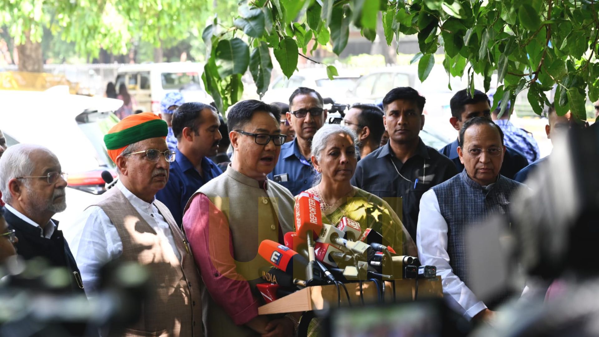 कांग्रेस अध्यक्ष द्वारा पीएम मोदी पर अपमानजनक टिप्पणी को लेकर भाजपा नेताओं ने की चुनाव आयोग से मुलाकात, कड़ी कार्रवाई की मांग