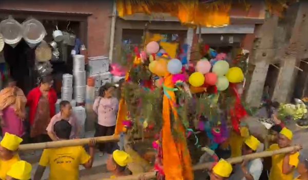 काठमांडू घाटी में ऐतिहासिक बिस्केट जात्रा का भक्तपुर में समापन