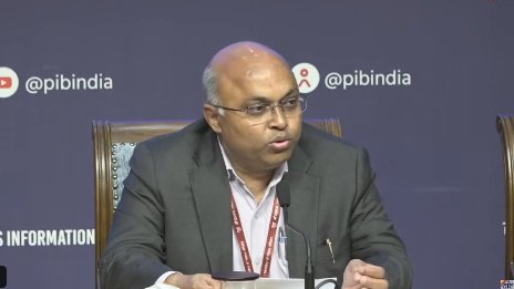 सरकार ने देश भर की खदानों और बिजली संयंत्रों में कोयले का पर्याप्त भंडार होने की पुष्टि की