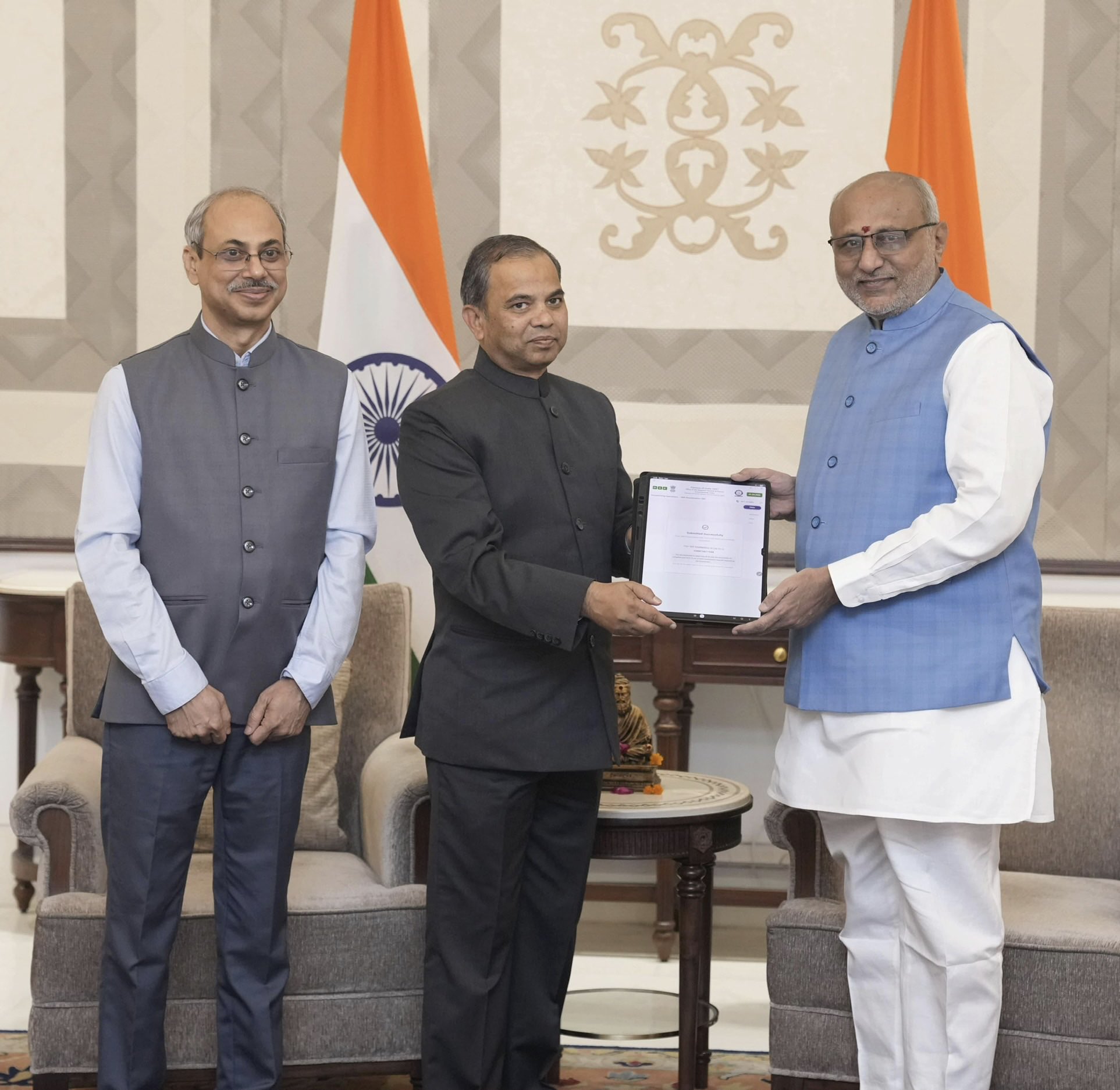 VP Radhakrishnan fills out self-enumeration form online for Census 2027