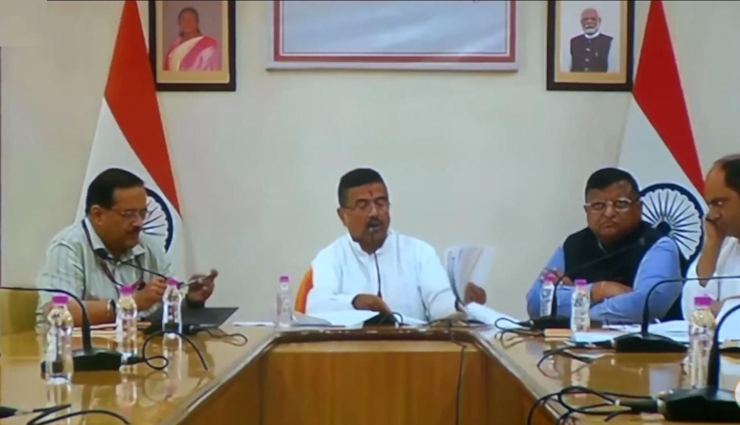 জরায়ুমুখ ক্যান্সার প্রতিরোধে এরাজ্যে আগামী ৩০শে মে টিকাকরণ কর্মসূচি শুরু হবে।