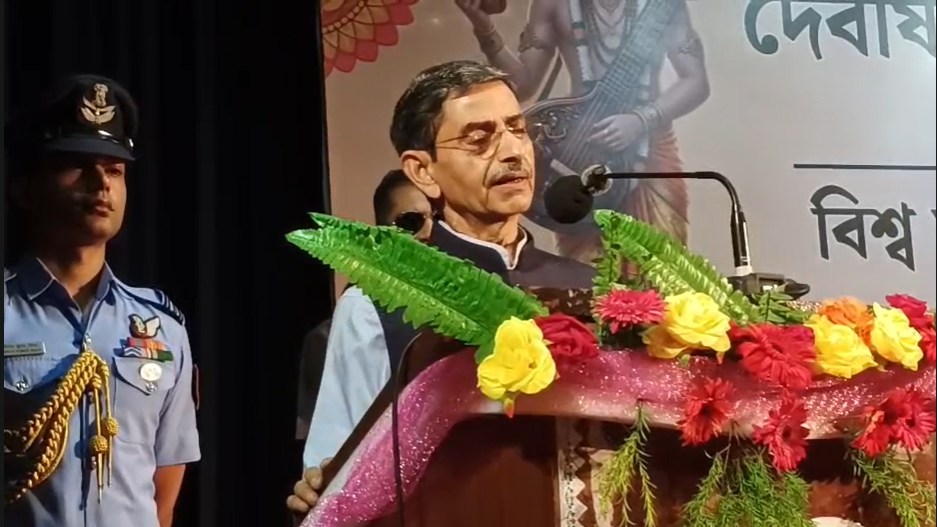 ভারত ও বাংলাদেশের মধ্যে খোলা সীমান্ত দেশের জাতীয় নিরাপত্তার জন্য হুমকি বলে জানিয়েছেন পশ্চিমবঙ্গের রাজ্যপাল আর এন রবি।