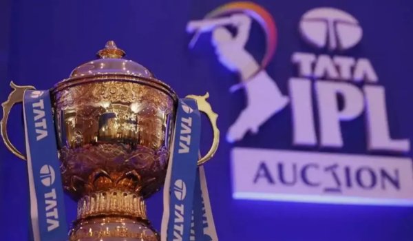 আহমেদাবাদের নরেন্দ্র মোদী স্টেডিয়ামে IPL ক্রিকেট ম্যাচে আজ গুজরাট টাইটানস, চেন্নাই সুপার কিংসের বিরুদ্ধে খেলবে।