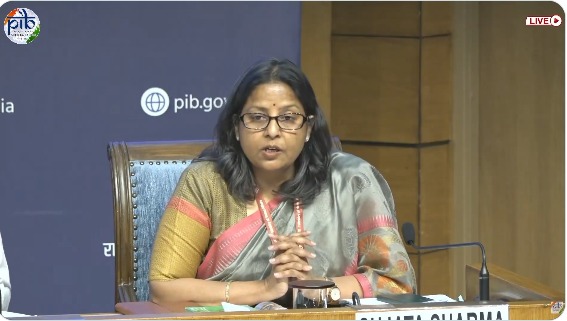 সরকার জানিয়েছে, দেশে পেট্রোল, ডিজেল এবং LPG ’র পর্যাপ্ত মজুত রয়েছে এবং সমস্ত শোধনাগার নিজেদের সর্বোচ্চ চেষ্টায় কাজ করছে।