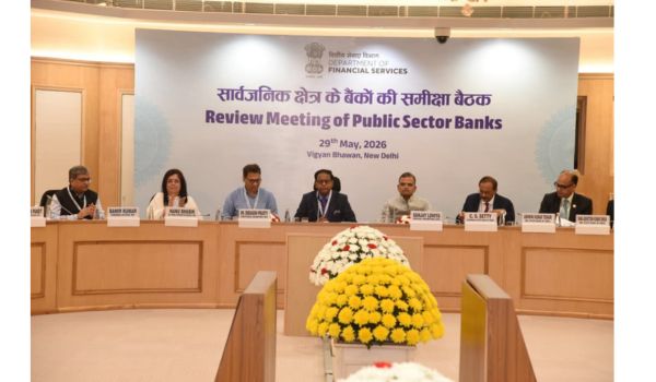 DFS Secretary reviews performance of Public Sector Banks in New Delhi