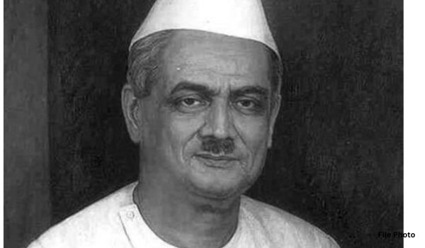 लोकसभा अध्यक्ष ओम बिरला ने स्वतंत्र भारत के पहले लोकसभा अध्यक्ष गणेश वासुदेव मावलंकर को श्रद्धांजलि अर्पित की