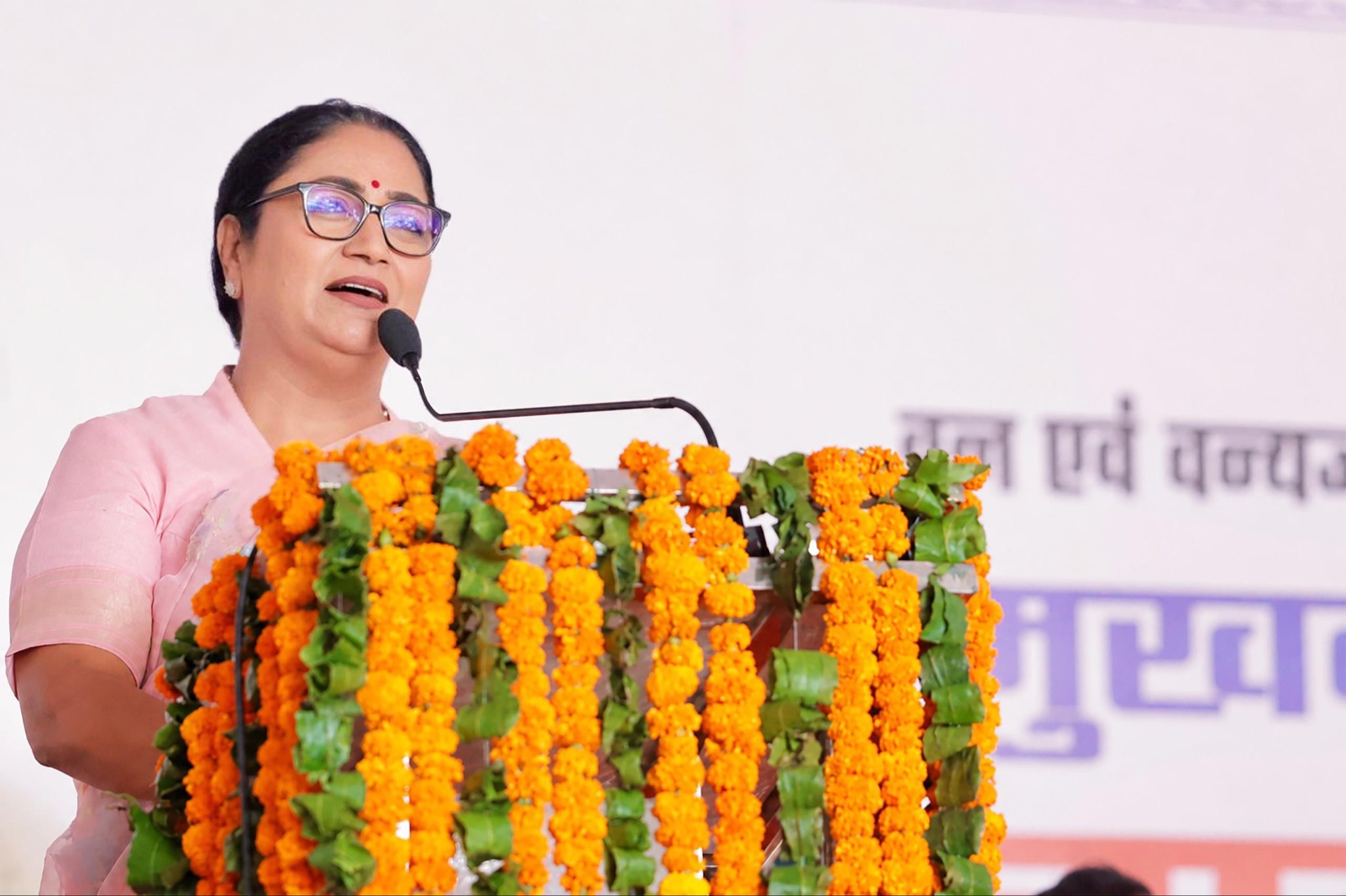 अंतरराष्ट्रीय जैव विविधता दिवस पर दिल्ली की मुख्यमंत्री रेखा गुप्ता ने पर्यावरण संरक्षण पर जोर दिया