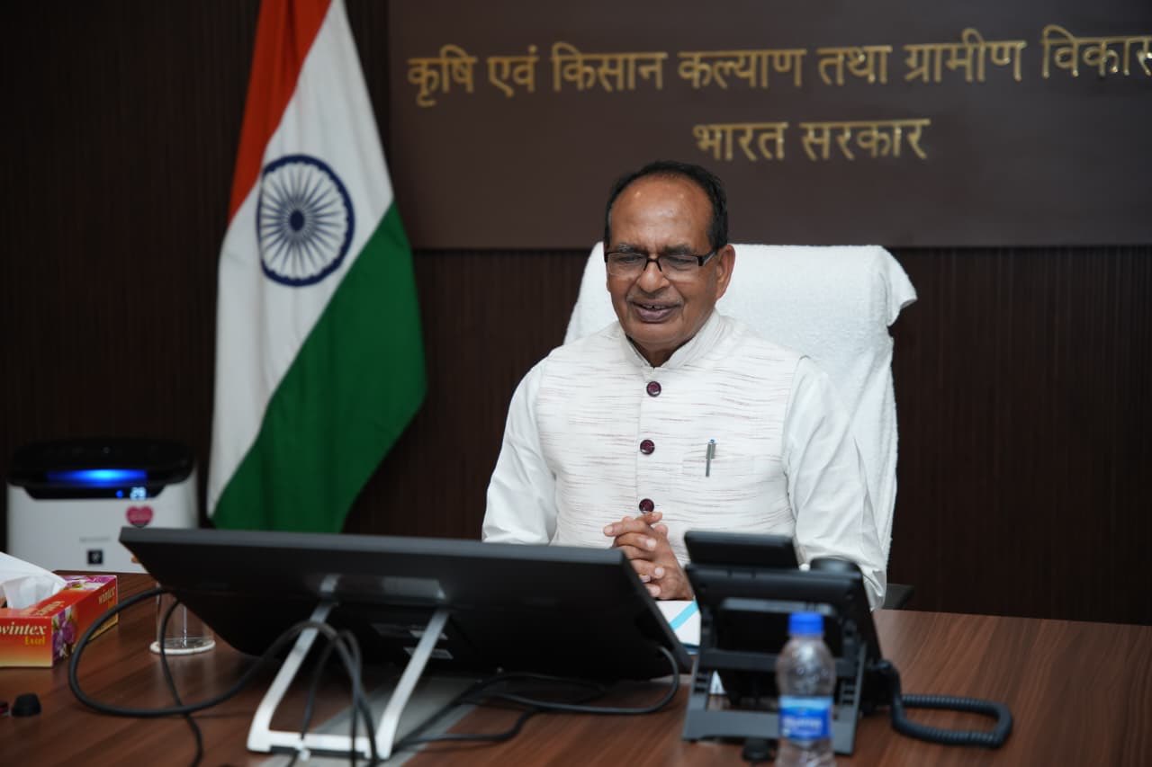 कृषि मंत्री शिवराज सिंह ने पीएम मोदी की सात अपीलों पर मंत्रालयों के अधिकारियों के साथ बैठक की