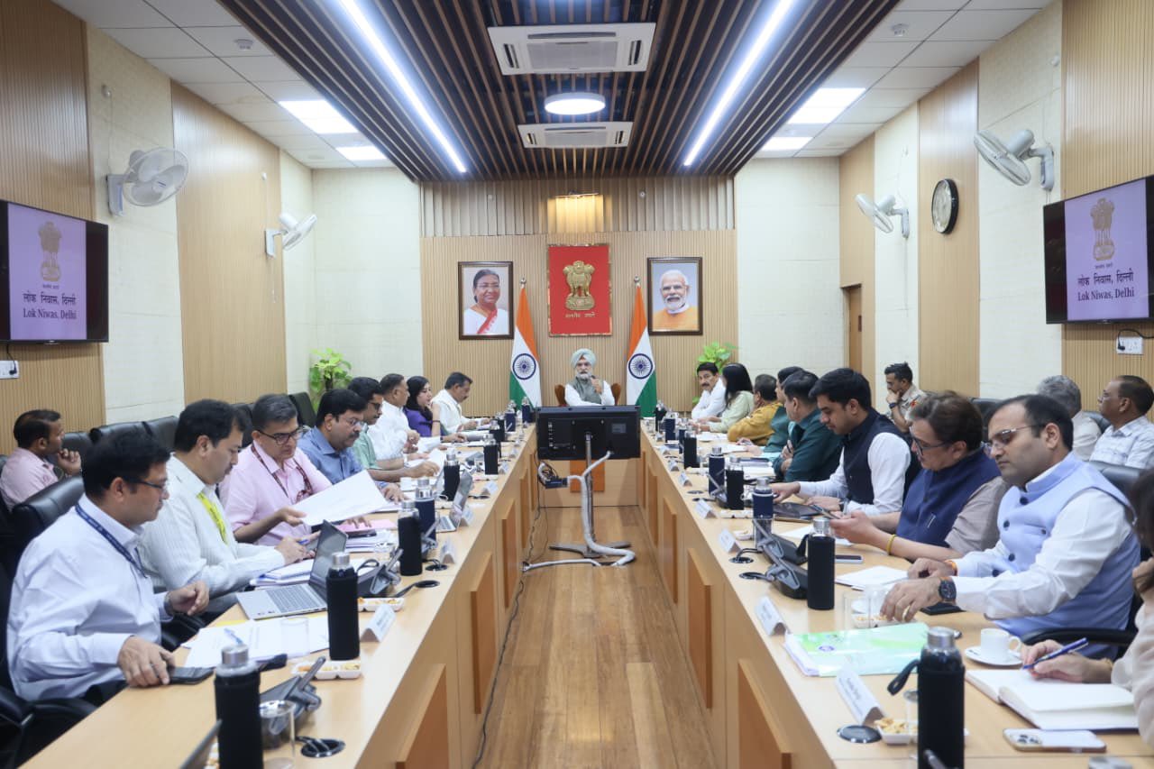 दिल्ली के लोकसभा सांसदों ने उपराज्यपाल तरनजीत सिंह संधू से मुलाकात की