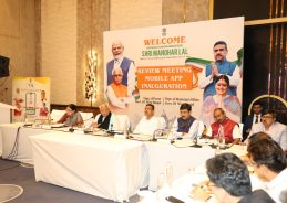 Union Minister Manohar Lal Launches Swachh Mobile App in West Bengal