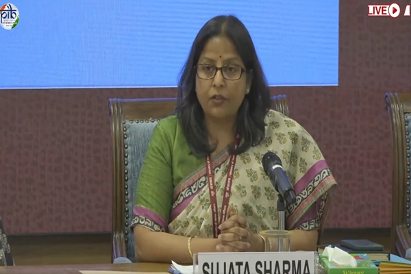 देश में एलपीजी की आपूर्ति सुचारू, किसी भी डिस्ट्रीब्यूटरशिप पर स्टॉक खत्म होने की कोई सूचना नहीं : सरकार