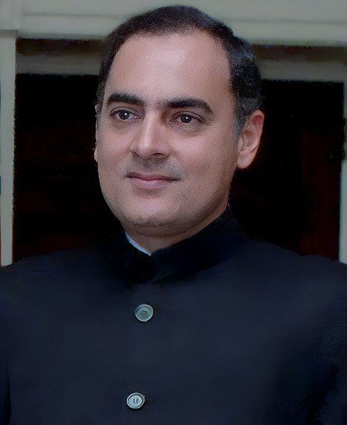 पूर्व प्रधानमंत्री राजीव गांधी की पुण्यतिथि पर प्रधानमंत्री नरेन्‍द्र मोदी ने श्रद्धाजंलि दी