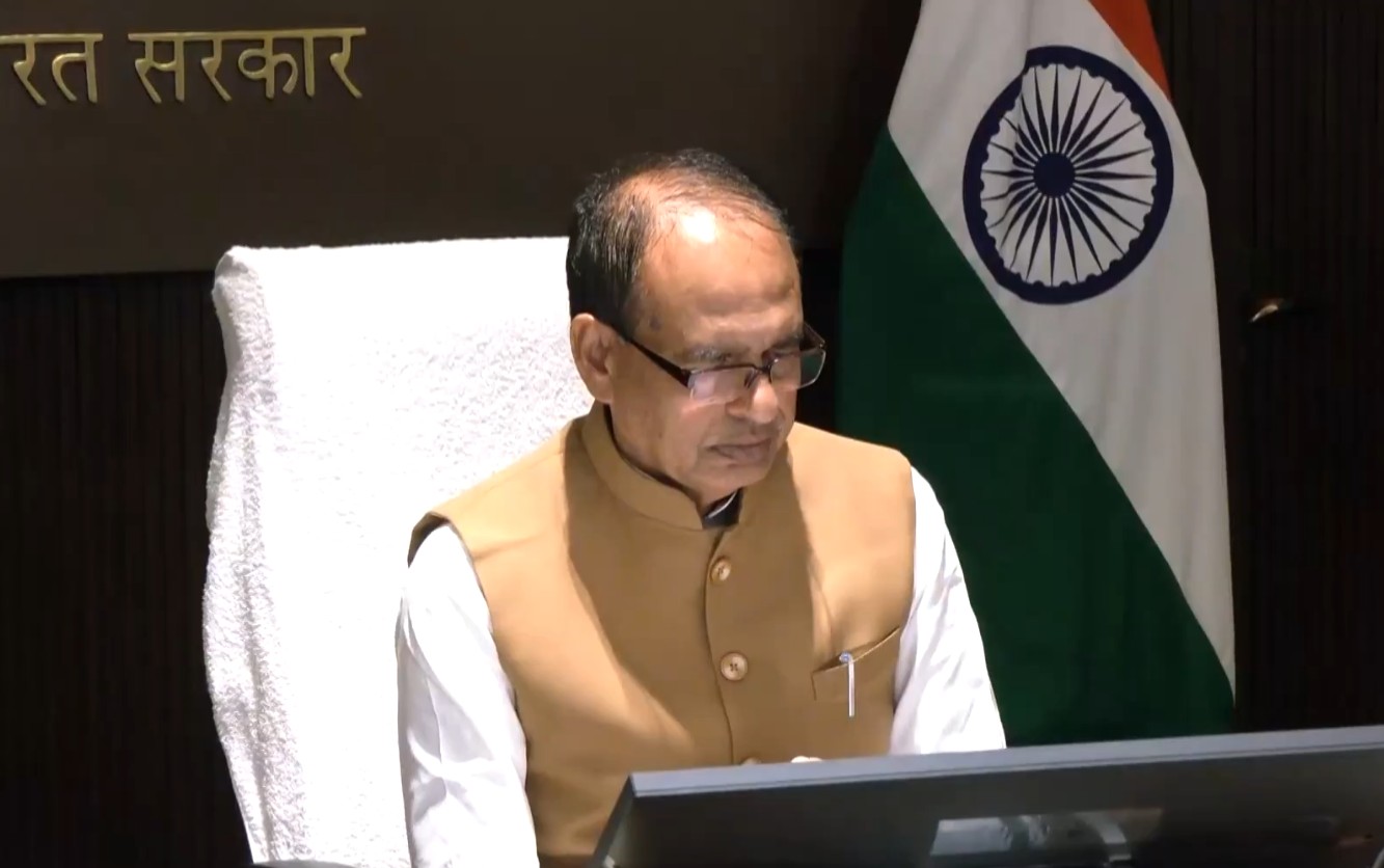 Union Minister Shivraj Singh Chouhan releases over 10,000 crore rupees to 12 states under PMAY-G