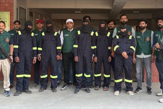दिल्‍ली पुलिस ने आईएसआई और मुम्बई अंडरवर्ल्‍ड के लिए काम कर रहे 8 आरोपियों को गिरफ्तार किया