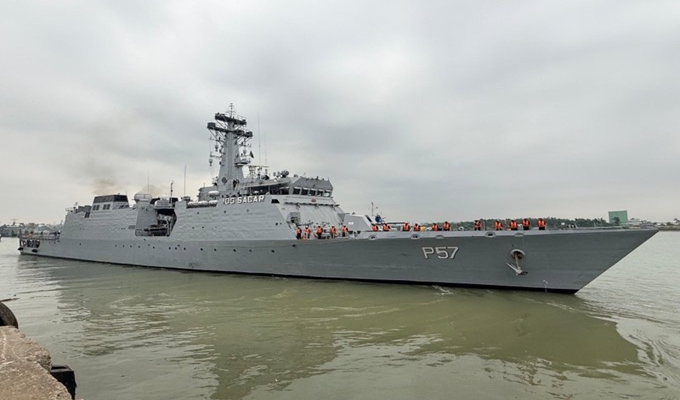Sri Lanka: INS Sunayna arrives in Colombo marking India’s regional maritime cooperation initiative