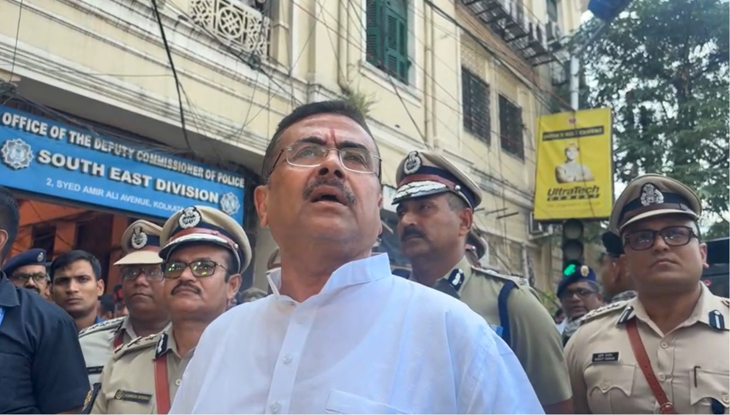 কোন ধর্মীয় স্লোগান তুলে পুলিশের উপরে হামলা, পাথর ছোঁড়া বা বিক্ষোভের জেরে সাধারন মানুষ ক্ষতিগ্রস্থ হলে তা কোনভাবেই বরদাস্ত করা হবে না বলে রাজ্য সরকার জানিয়েছে।