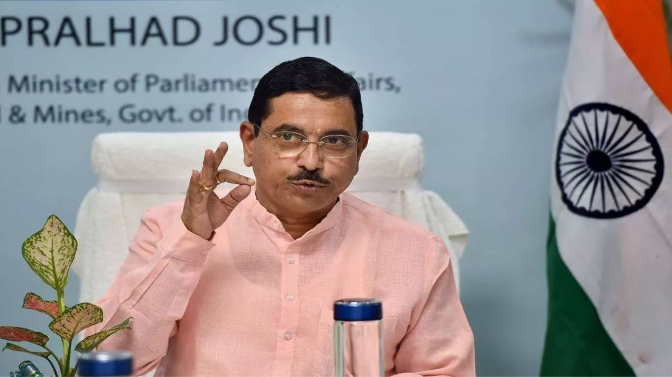 देश ने एक दिन में रिकॉर्ड 256.4 गीगावॉट बिजली की मांग पूरी की- केंद्रीय मंत्री प्रह्लाद जोशी