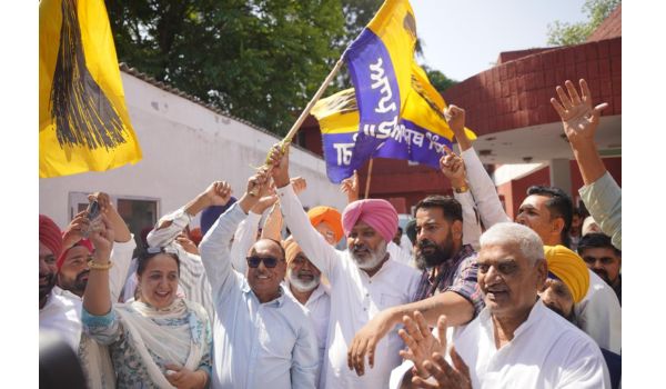 AAP dominates Punjab civic body polls, wins 958 wards