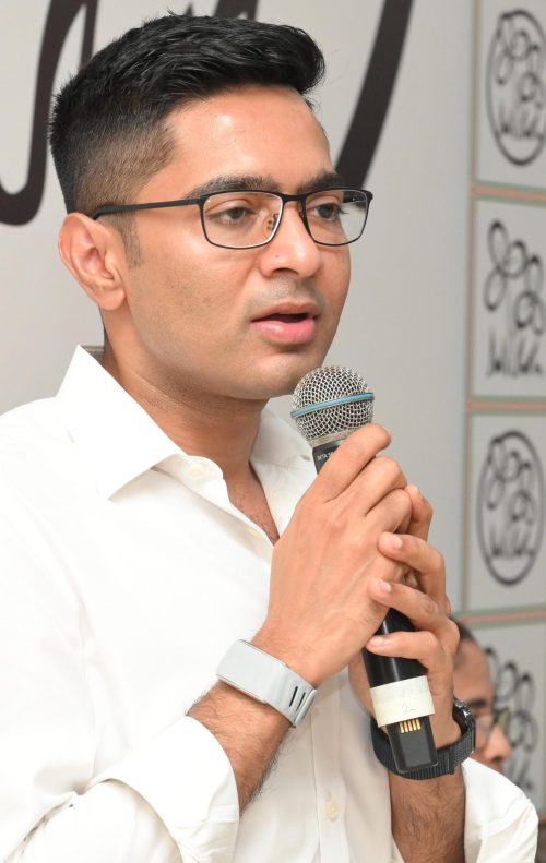 पश्चिम बंगाल: सांसद अभिषेक बनर्जी के खिलाफ विधानसभा चुनाव के प्रचार के दौरान कथित भड़काऊ टिप्पणियों के संबंध में एफआईआर दर्ज